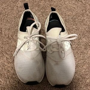 New Balance Women’s Sneakers. Size 7.5. BARELY WORN!!!